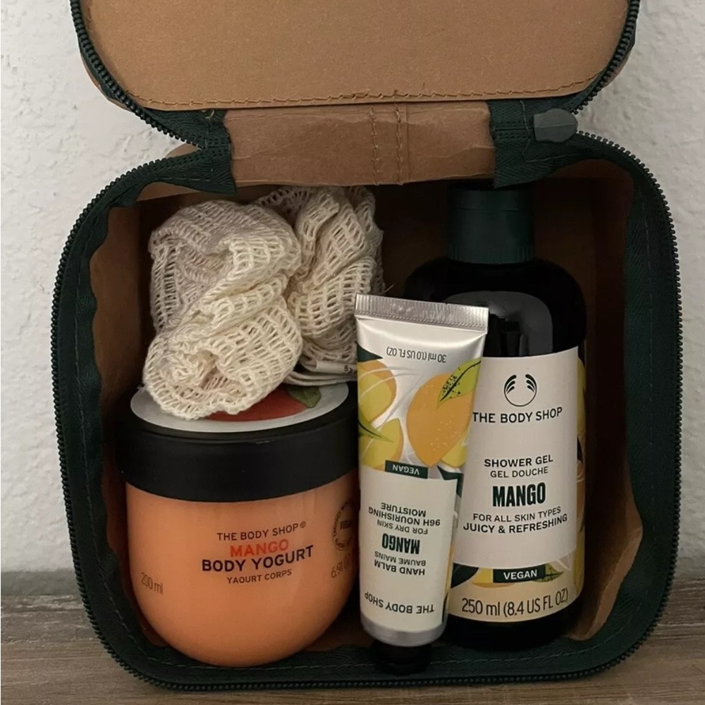 The Body Shop Lather & Slather Mango Gift Case